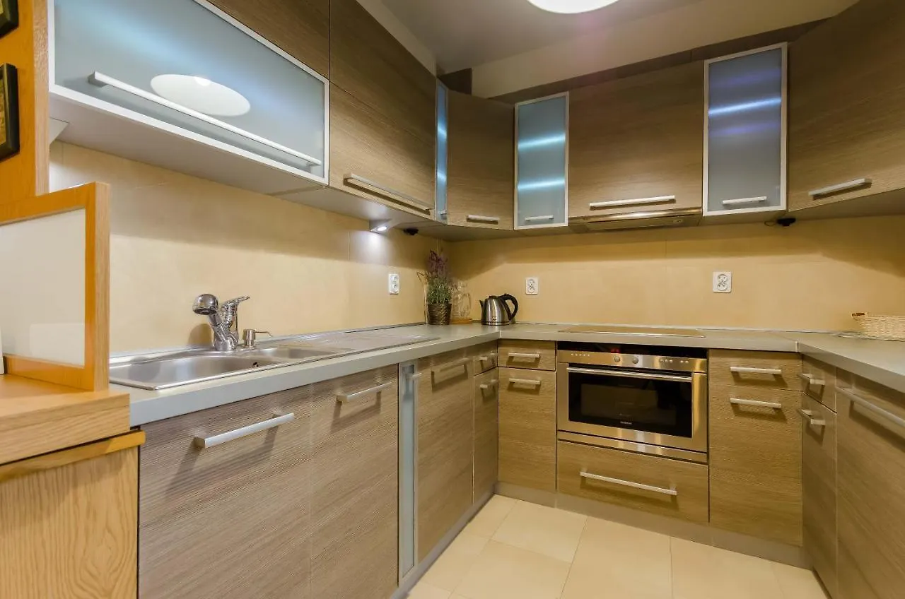 Family Apartments - Private Parking Krakow Poland