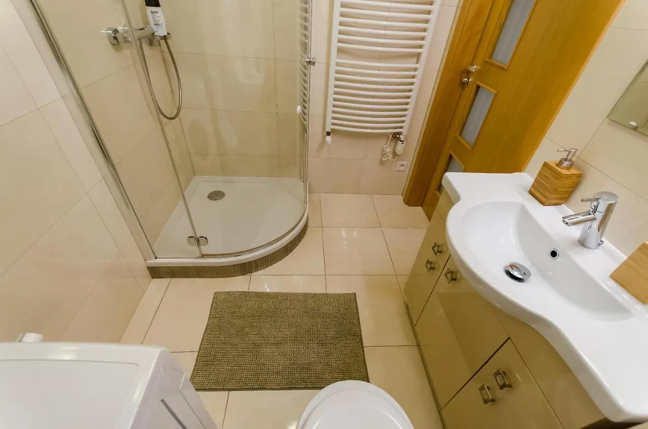 Family Apartments - Private Parking Krakow